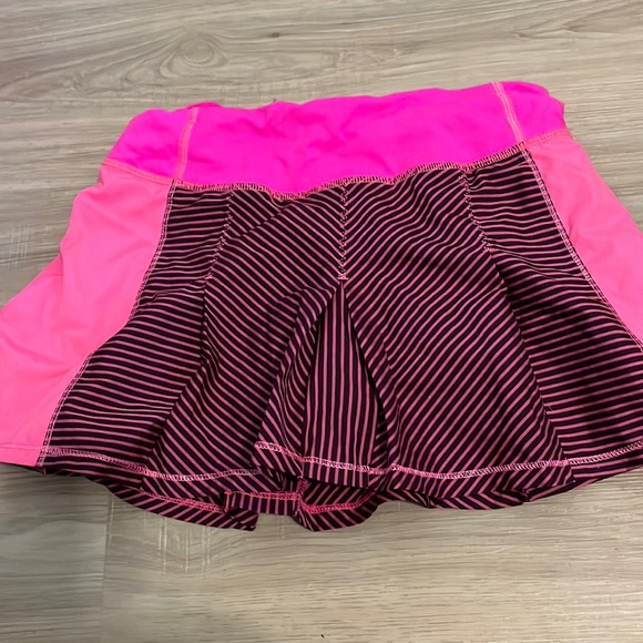 lululemon size 0 tennis skirt (used)